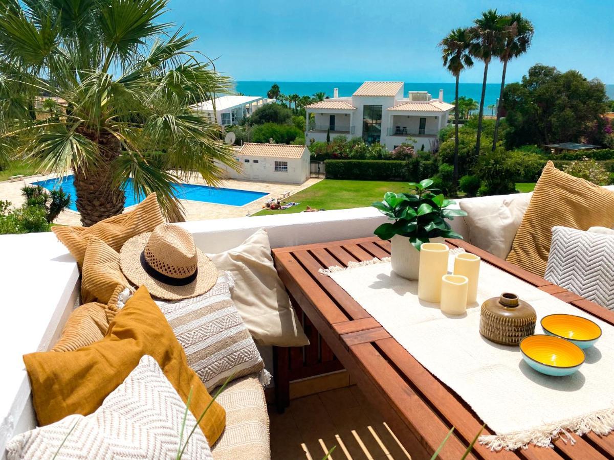 Beach Villa With Ocean View And Rooftop Cinema Ґія Екстер'єр фото