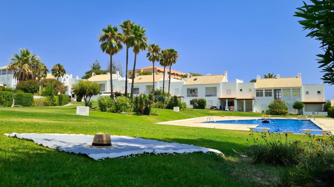 Beach Villa With Ocean View And Rooftop Cinema Ґія Екстер'єр фото