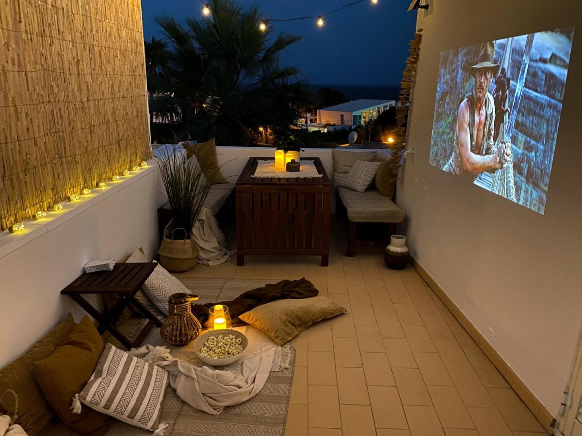 Beach Villa With Ocean View And Rooftop Cinema Ґія Екстер'єр фото